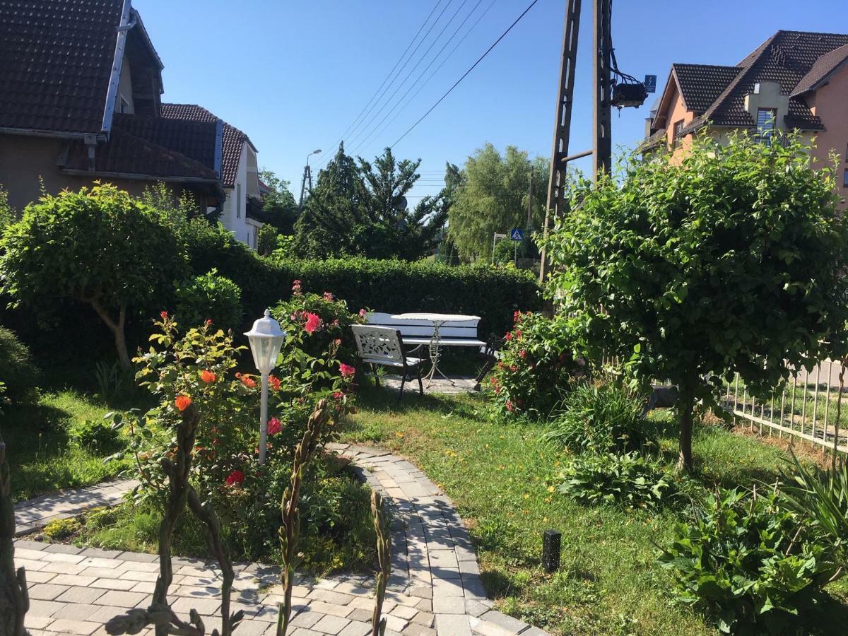 Dom Wakacyjny Karol Łeba Exteriör bild